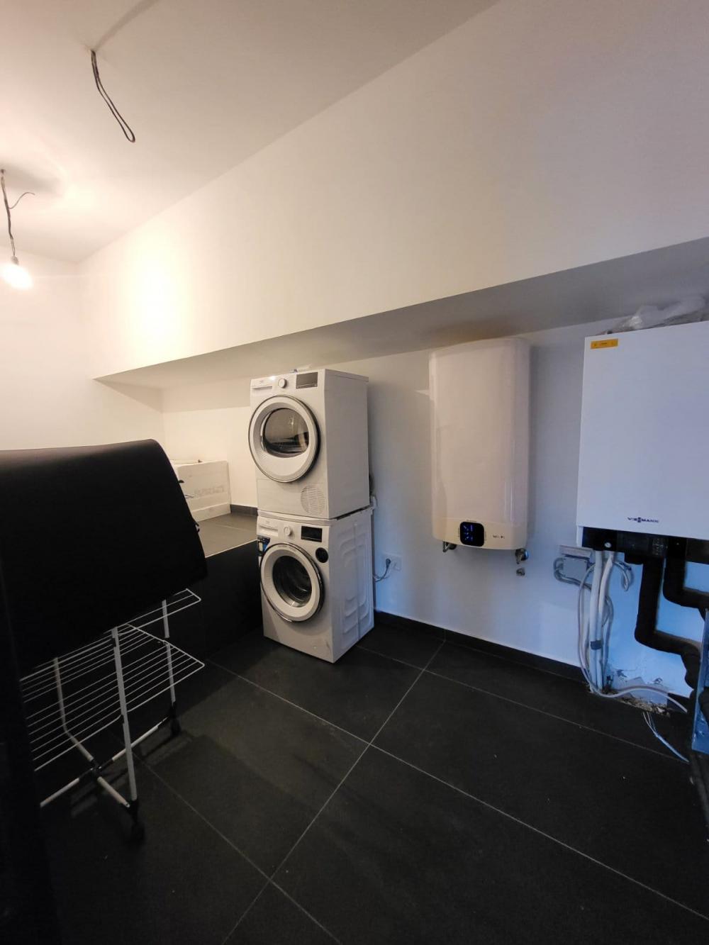 Slika 6 - Niška, Petosoban stan za izdavanje, 200m2, 3.000€