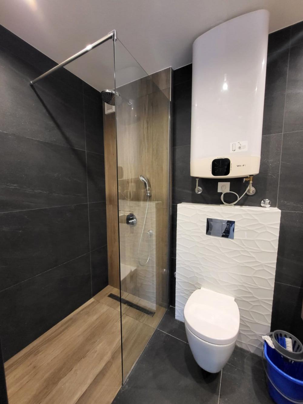 Slika 8 - Niška, Petosoban stan za izdavanje, 200m2, 3.000€