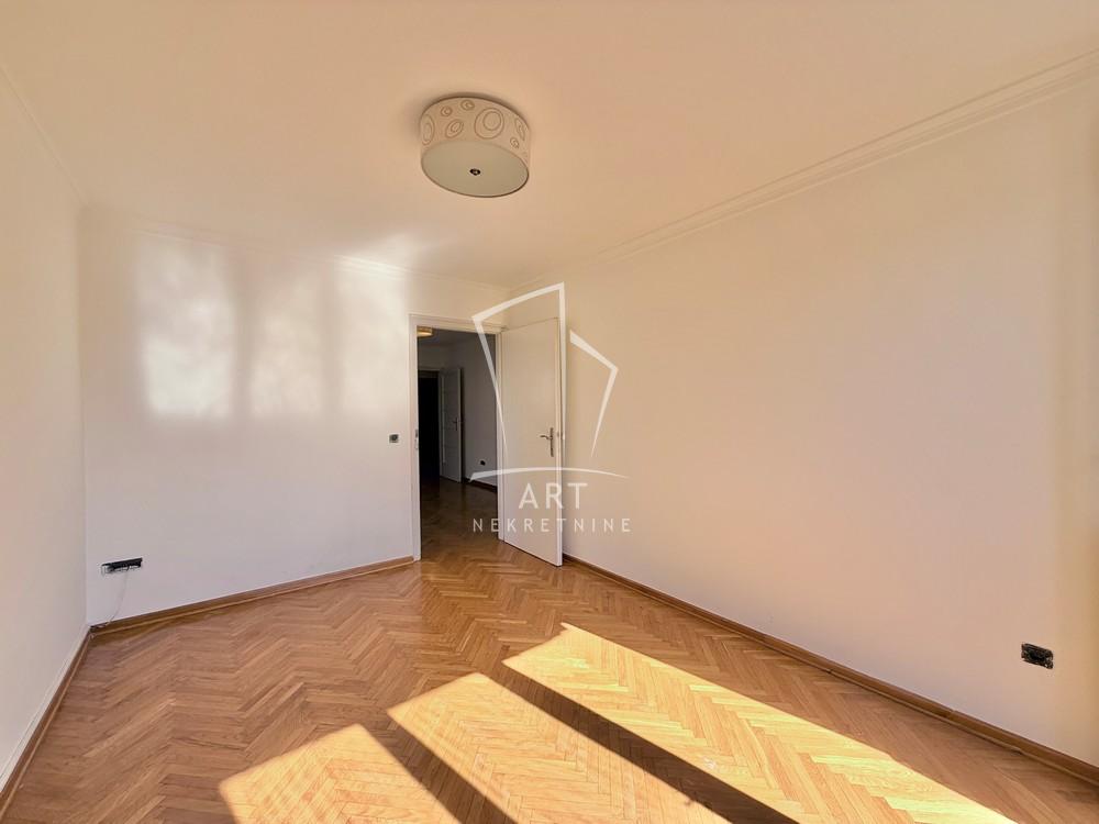 Slika 9 - Južni Bulevar, Troiposoban stan na prodaju, 81m2, 275.400€
