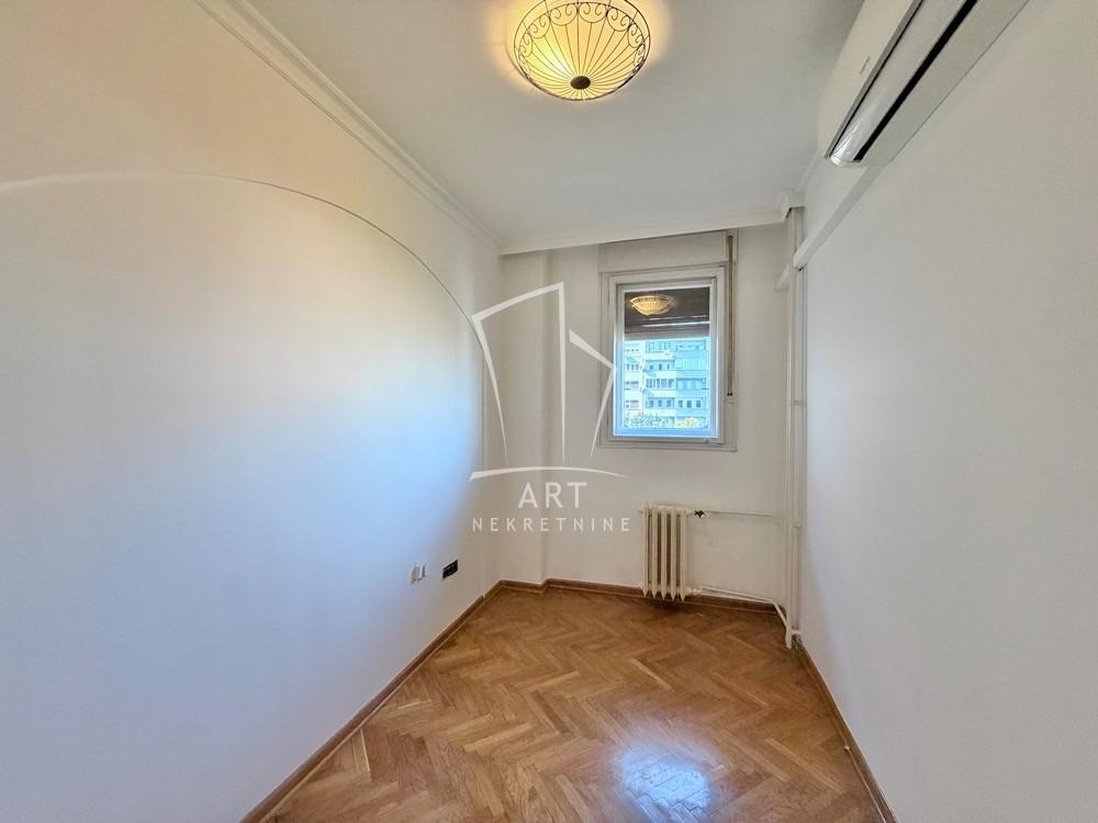 Slika 10 - Južni Bulevar, Troiposoban stan na prodaju, 81m2, 275.400€