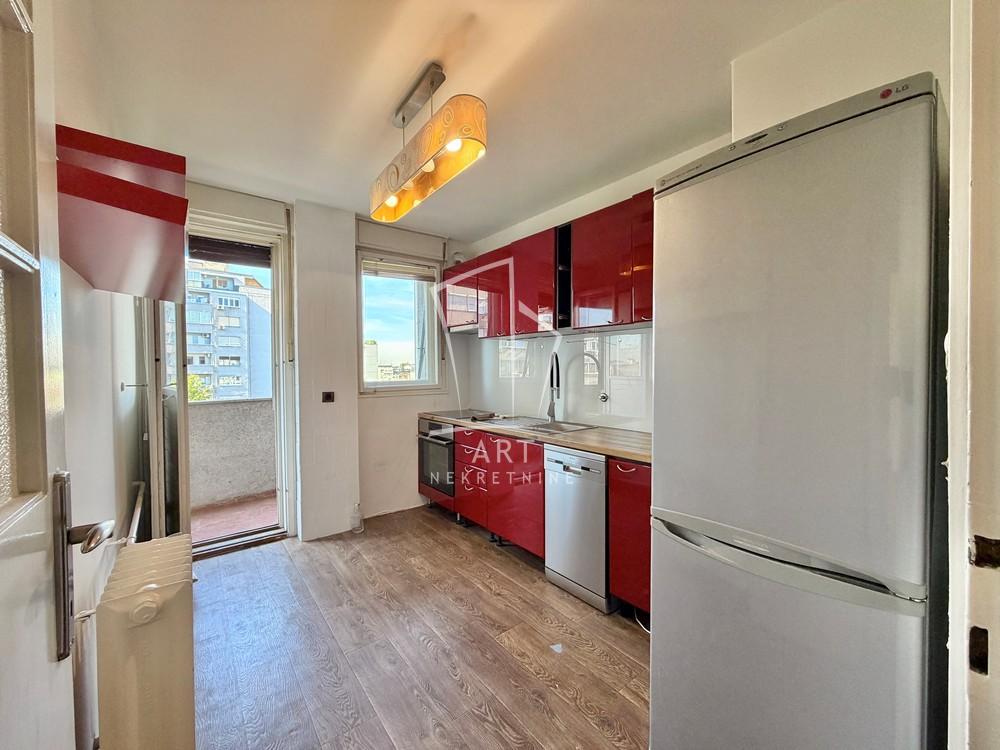 Slika 4 - Južni Bulevar, Troiposoban stan na prodaju, 81m2, 275.400€