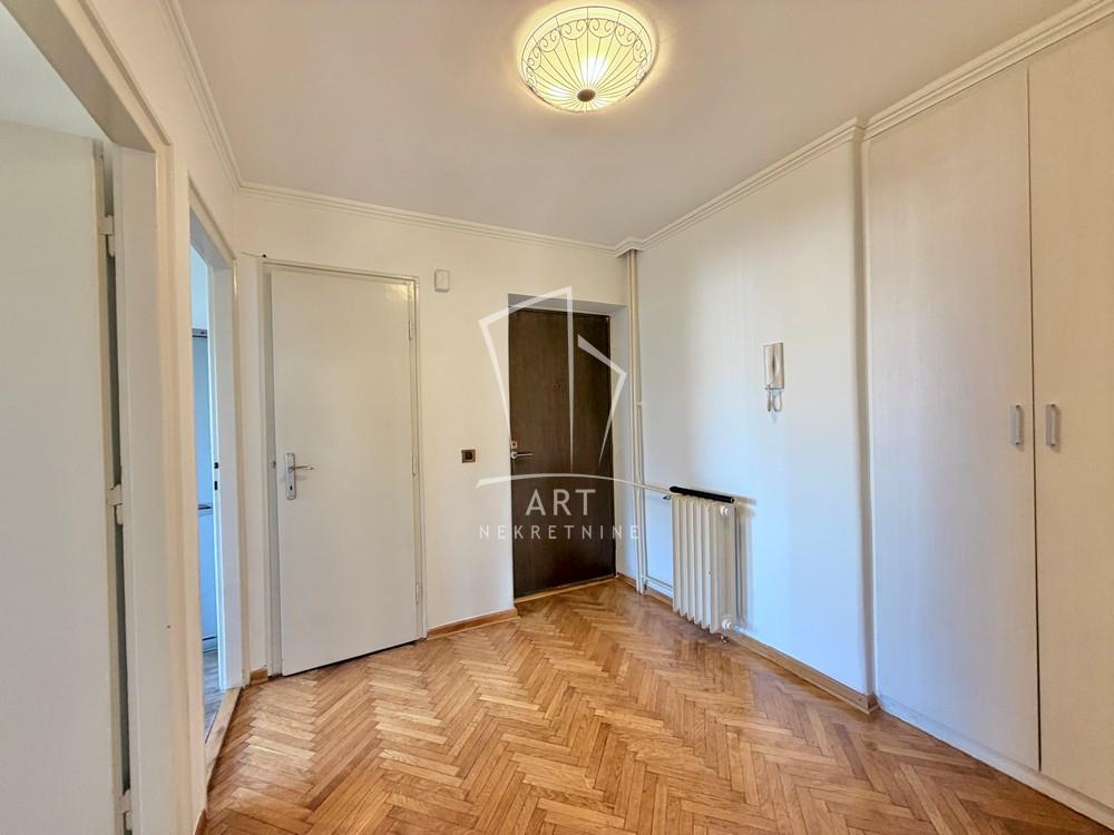Slika 3 - Južni Bulevar, Troiposoban stan na prodaju, 81m2, 275.400€