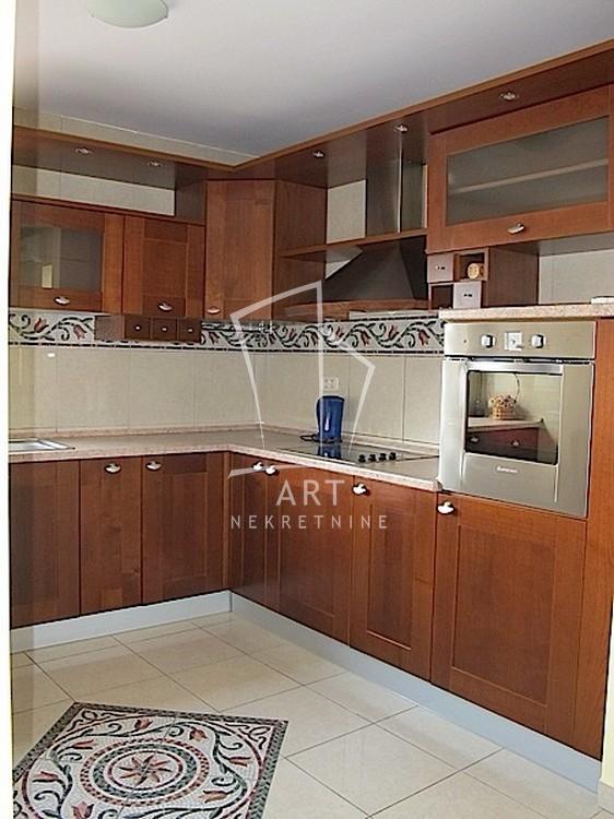 Slika 3 - Sibinjanin Janka, Četvoroiposoban stan na prodaju, 117m2, 440.000€