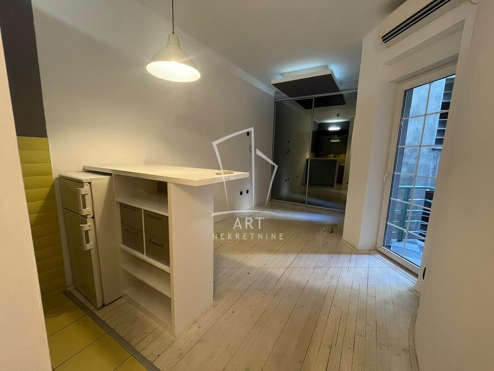 Slika 6 - Dečanska,  Lokal za izdavanje, 80m2, 1.800€