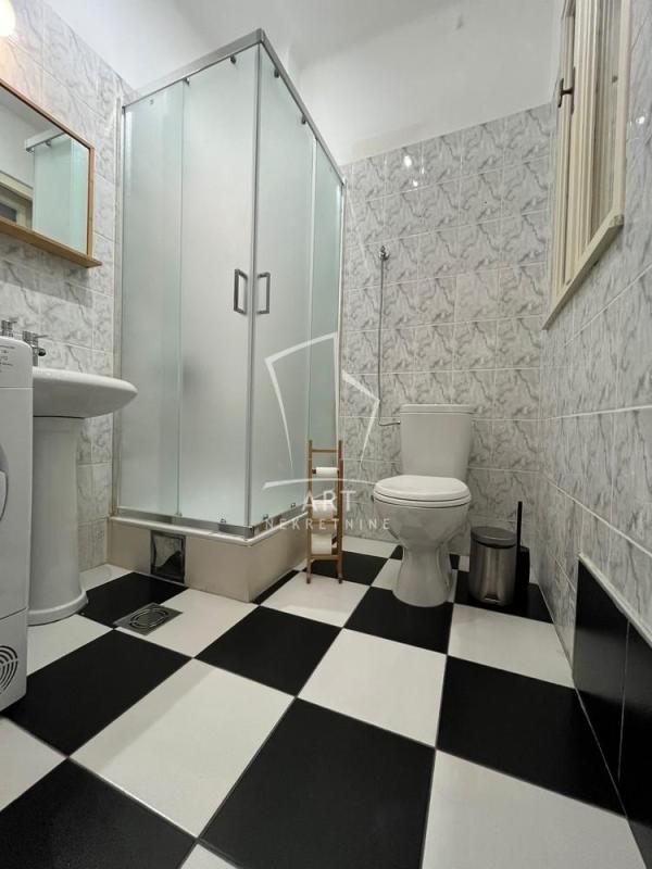 Slika 7 - Dečanska,  Lokal za izdavanje, 80m2, 1.800€