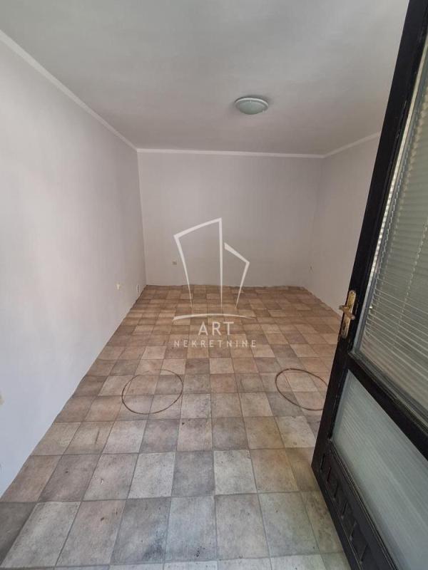 Slika 8 - Lomina,  Lokal za izdavanje, 9m2, 350€