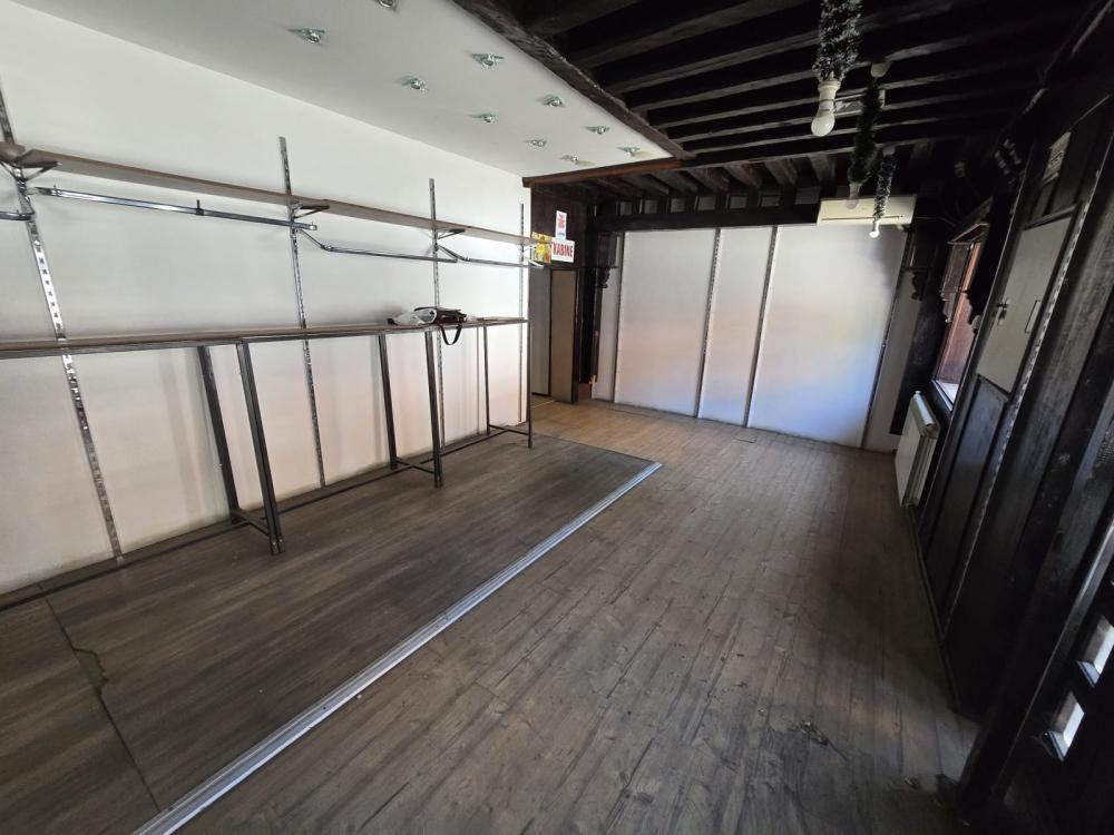 Slika 2 - Bulevar Kralja Aleksandra,  Lokal za izdavanje, 80m2, 1.200€