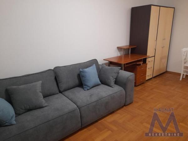 Slika 1 -  Stan za izdavanje, 300€