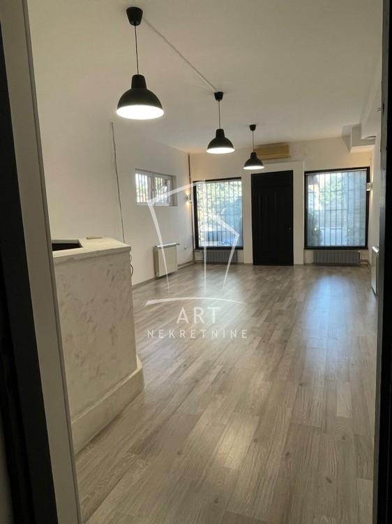 Slika 1 - Dobanovačka,  Lokal za izdavanje, 110m2, 980€