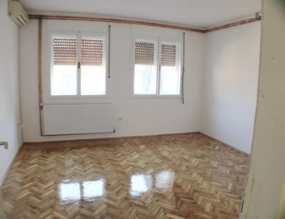 Slika 4 -  Lokal za izdavanje, 200m2, 1.300€