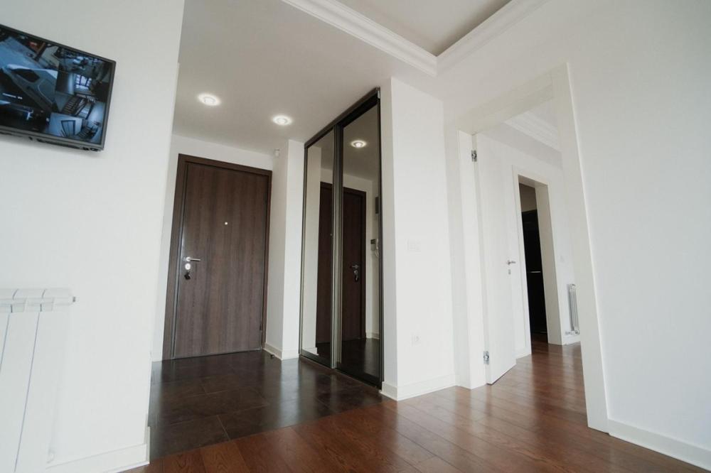 Slika 1 - Vojvode Dobrnjca, Petosoban stan na prodaju, 196m2, 950.000€