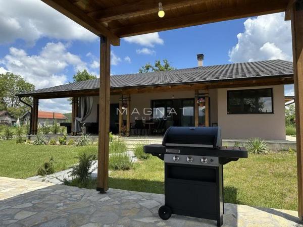 Slika 1 - Cane Marjanović,  Kuća na prodaju, 154m2, 299.000€