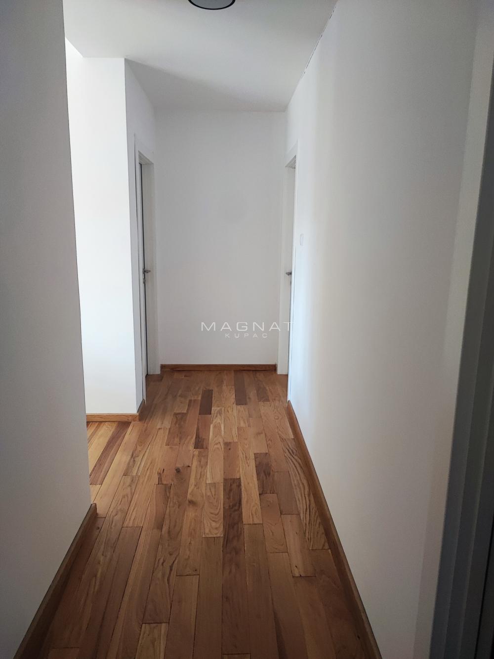 Slika 6 - Cane Marjanović,  Kuća na prodaju, 154m2, 299.000€
