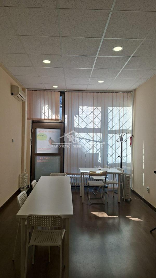 Slika 3 - Milentija Popovića,  Lokal za izdavanje, 30m2, 480€