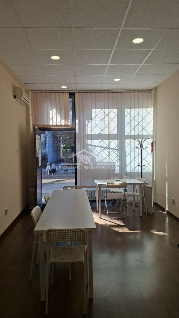 Slika 2 - Milentija Popovića,  Lokal za izdavanje, 30m2, 480€