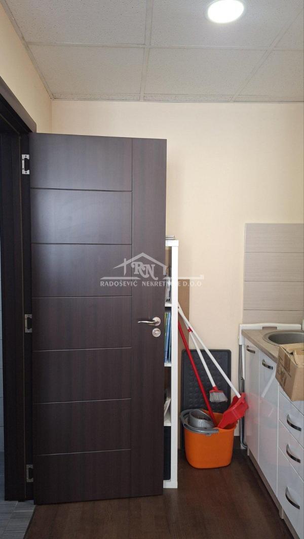 Slika 9 - Milentija Popovića,  Lokal za izdavanje, 30m2, 480€