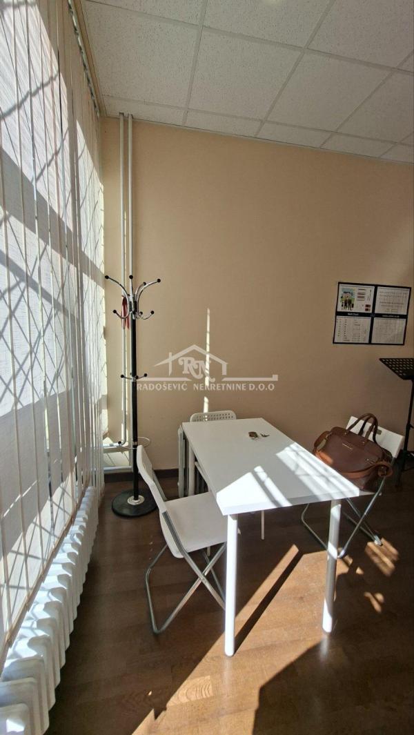 Slika 1 - Milentija Popovića,  Lokal za izdavanje, 30m2, 480€