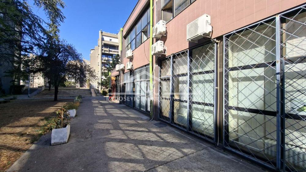 Slika 11 - Milentija Popovića,  Lokal za izdavanje, 30m2, 480€