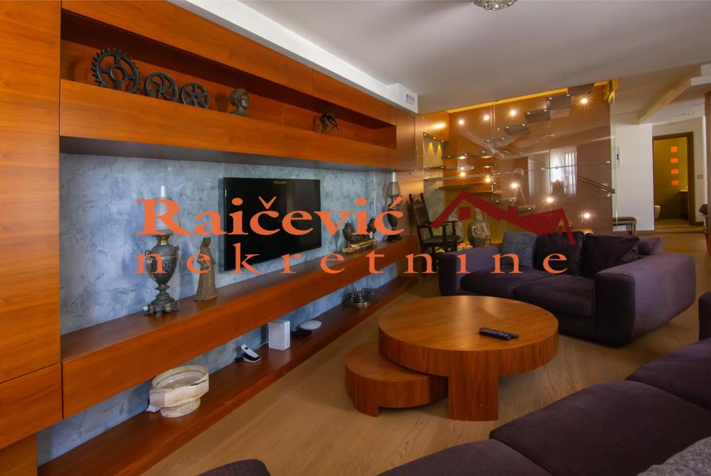 Slika 1 - Sokolska, Petosoban stan za izdavanje, 189m2, 2.500€
