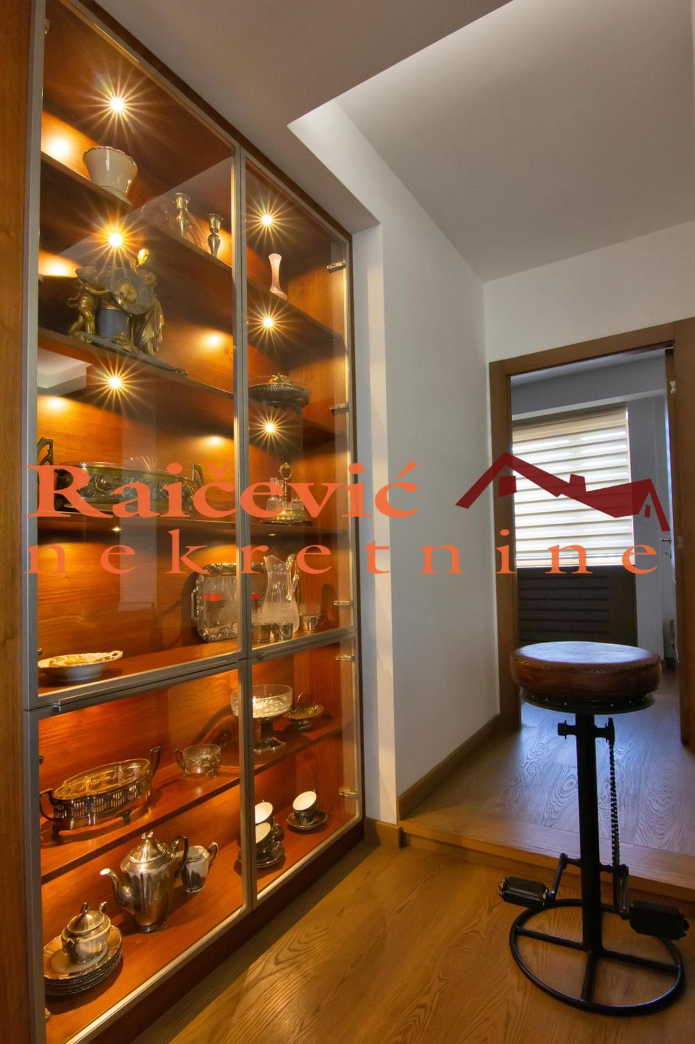 Slika 7 - Sokolska, Petosoban stan za izdavanje, 189m2, 2.500€