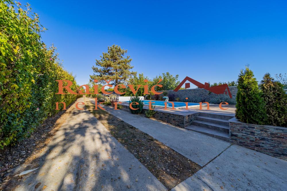Slika 2 - Brace Trninic,  Kuća na prodaju, 170m2, 330.000€