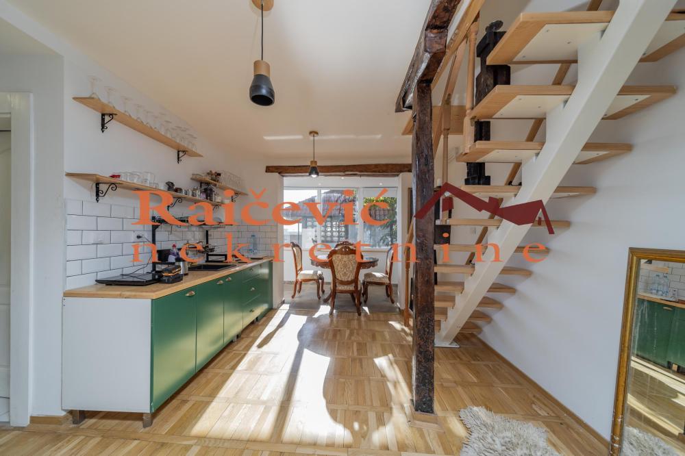 Slika 11 - Brace Trninic,  Kuća na prodaju, 170m2, 330.000€