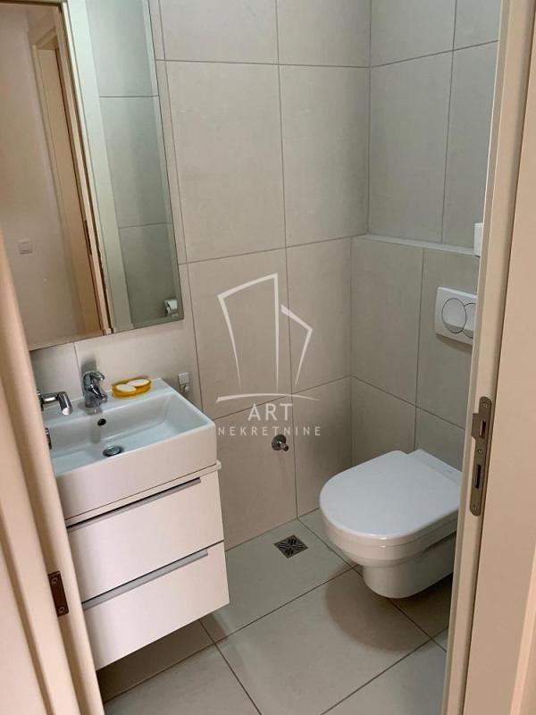 Slika 1 - Pivljanina Baja, Četvorosoban stan za izdavanje, 102m2, 2.000€