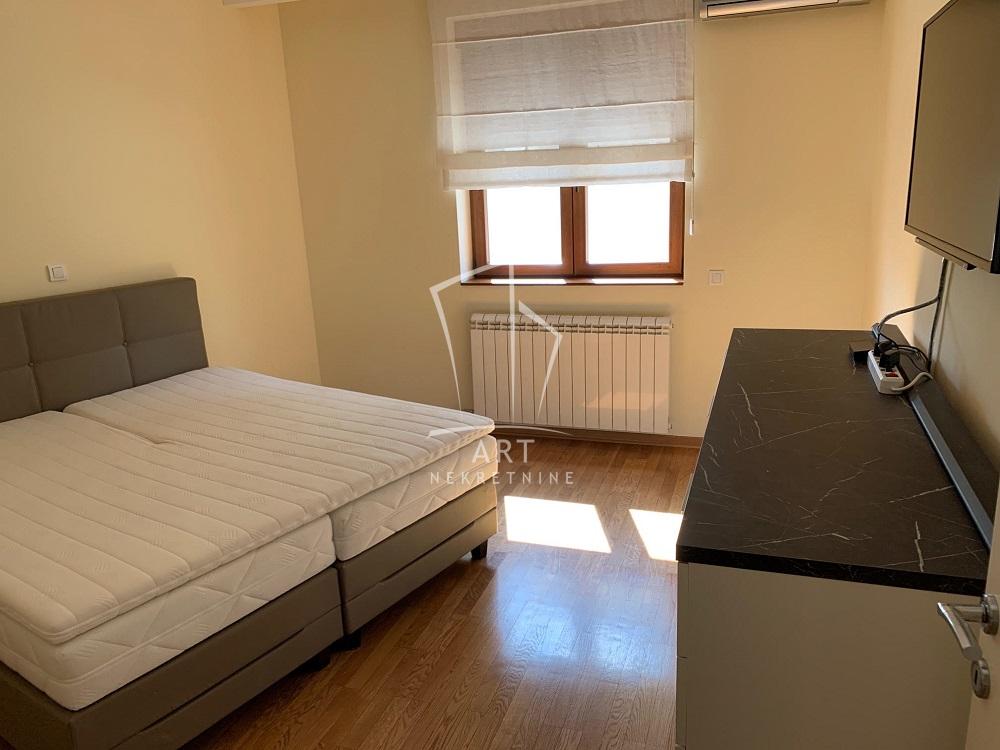 Slika 2 - Pivljanina Baja, Četvorosoban stan za izdavanje, 102m2, 2.000€