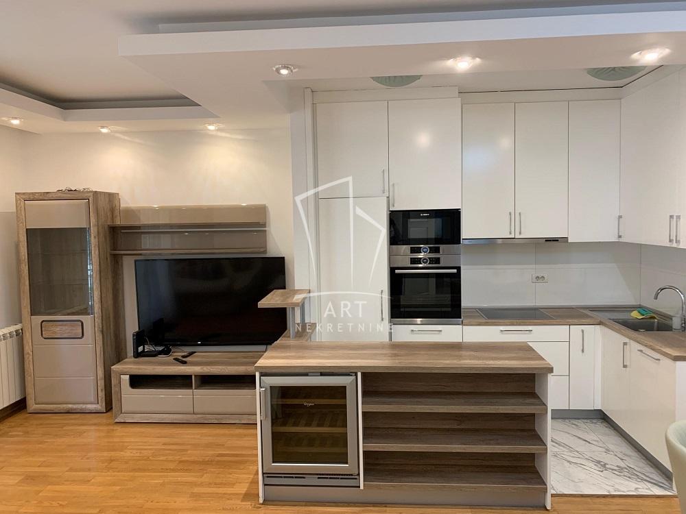 Slika 3 - Pivljanina Baja, Četvorosoban stan za izdavanje, 102m2, 2.000€