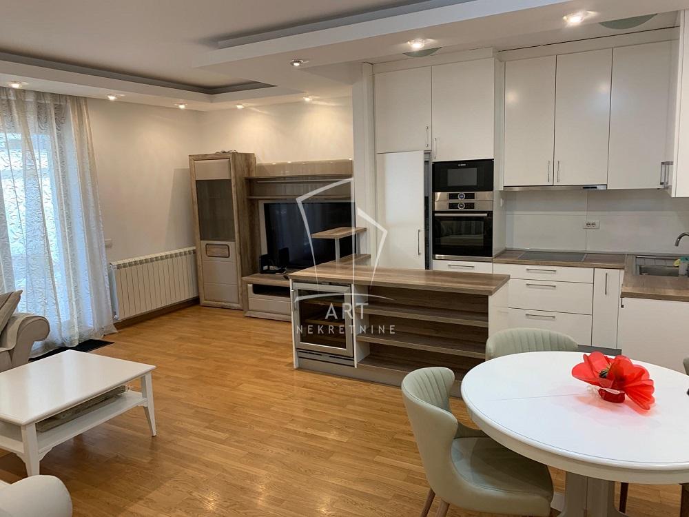 Slika 8 - Pivljanina Baja, Četvorosoban stan za izdavanje, 102m2, 2.000€
