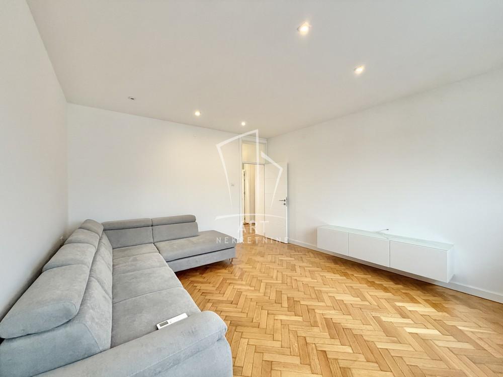 Slika 1 - Obilićev Venac, Dvosoban stan za izdavanje, 66m2, 1.300€
