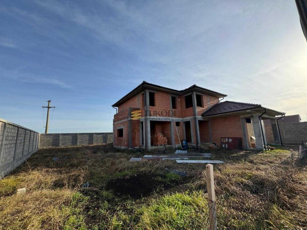 Slika 2 -  Kuća na prodaju, 420m2, 195.000€