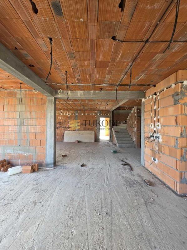 Slika 10 -  Kuća na prodaju, 420m2, 195.000€