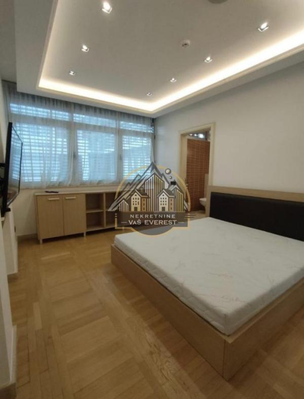 Slika 6 - Četvorosoban stan za izdavanje, 148m2, 2.400€