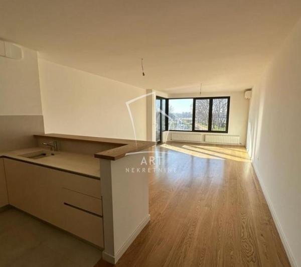 Slika 2 - Dunavska, Četvorosoban stan za izdavanje, 123m2, 2.000€