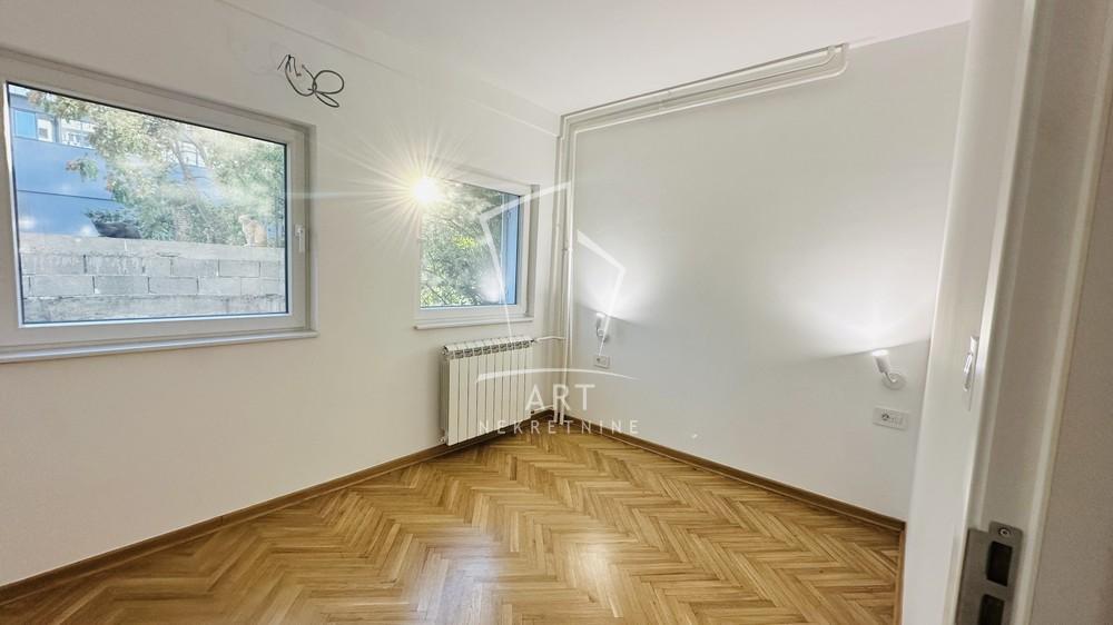 Slika 1 - Durmitorska,  Lokal za izdavanje, 48m2, 990€