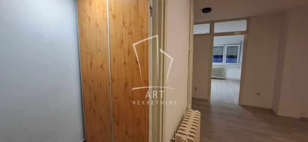 Slika 2 - Bulevar Zorana Đinđića,  Lokal za izdavanje, 60m2, 800€