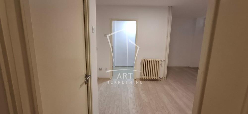 Slika 3 - Bulevar Zorana Đinđića,  Lokal za izdavanje, 60m2, 800€