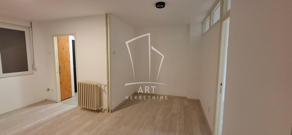 Slika 5 - Bulevar Zorana Đinđića,  Lokal za izdavanje, 60m2, 800€