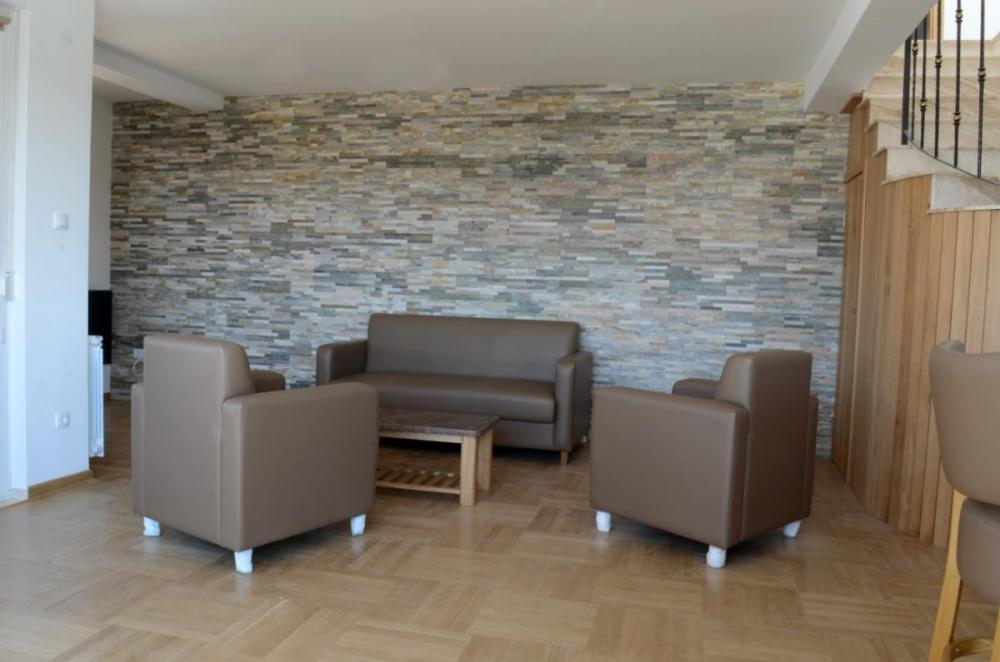 Slika 1 - Četvorosoban stan za izdavanje, 125m2, 850€