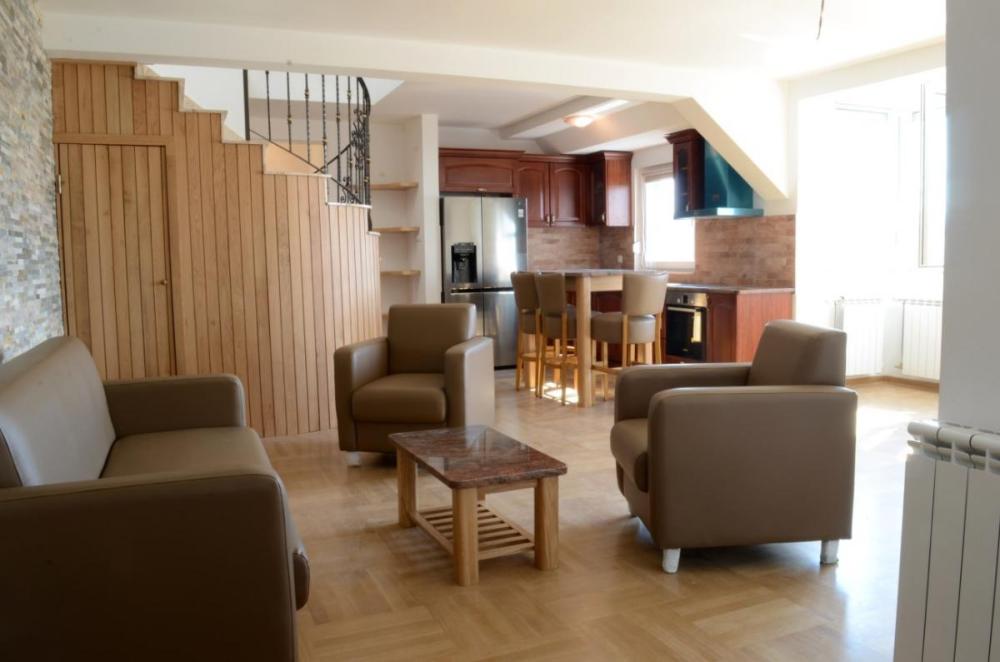 Slika 9 - Četvorosoban stan za izdavanje, 125m2, 850€