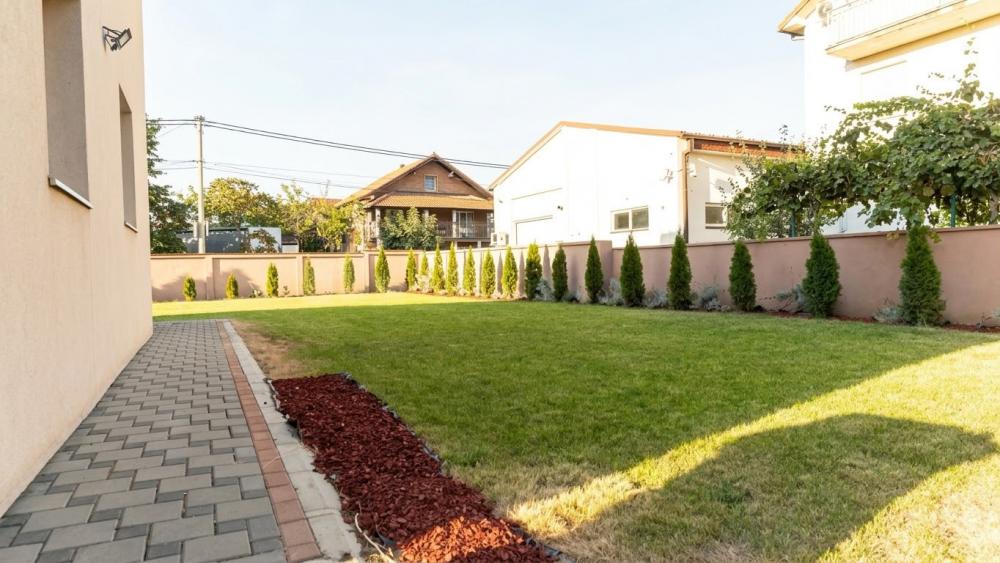 Slika 1 - Ugrinovački put 12. deo,  Kuća za izdavanje, 324m2, 1.700€