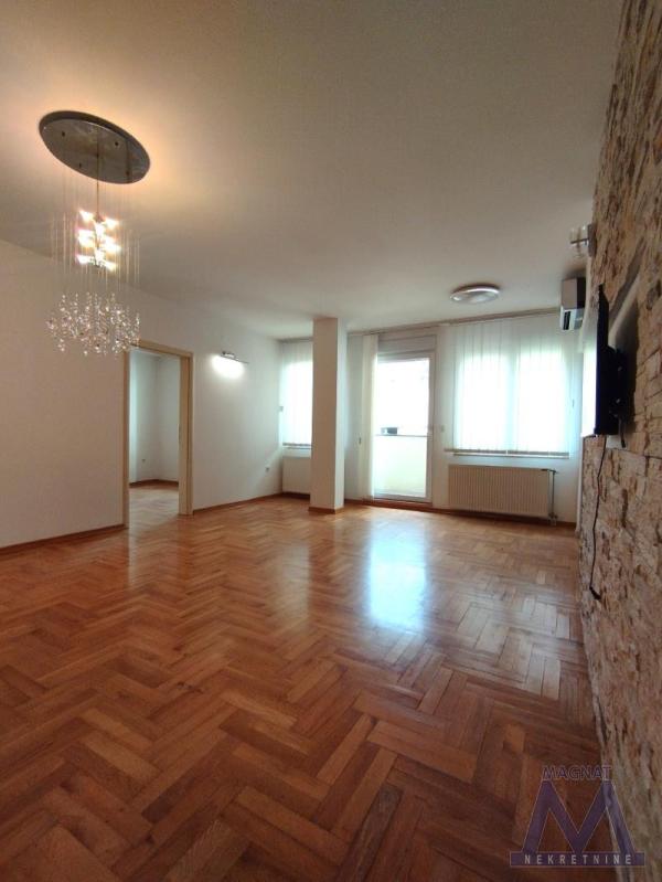 Slika 6 - Dvoiposoban stan za izdavanje, 400€