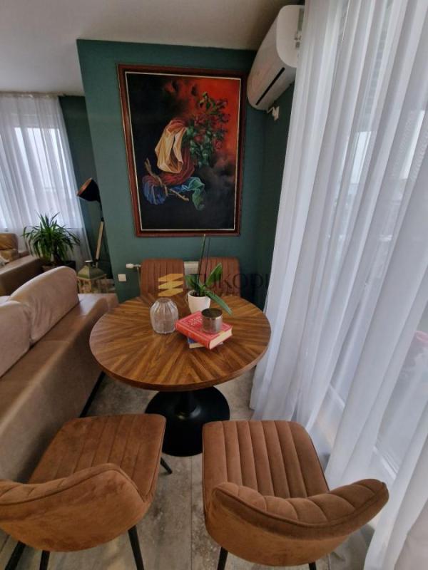Slika 5 - Četvorosoban stan za izdavanje, 146m2, 1.600€