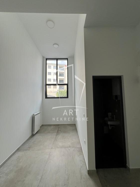 Slika 2 - Ravanička,  Lokal za izdavanje, 45m2, 1.100€