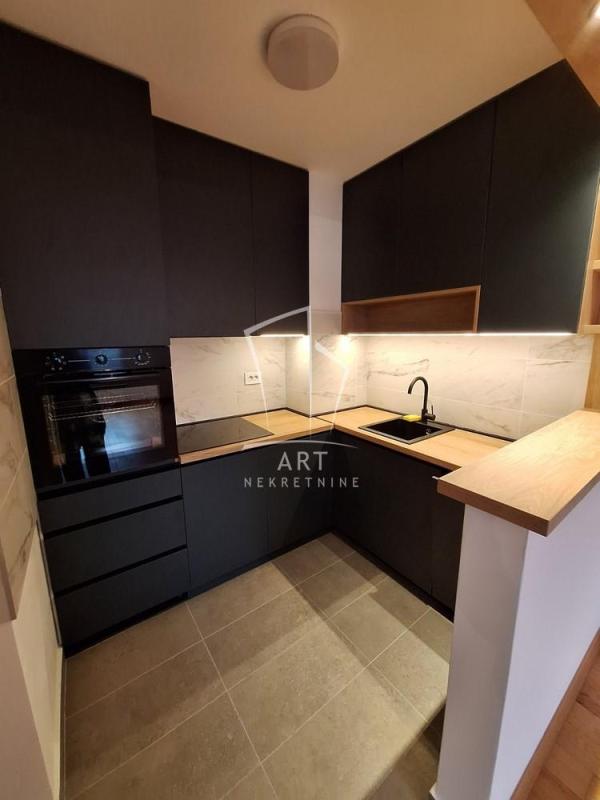 Slika 3 - Cara Dušana,  Lokal za izdavanje, 46m2, 600€