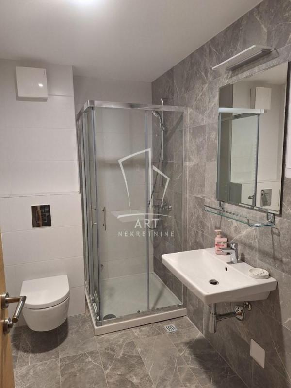 Slika 7 - Cara Dušana,  Lokal za izdavanje, 46m2, 600€