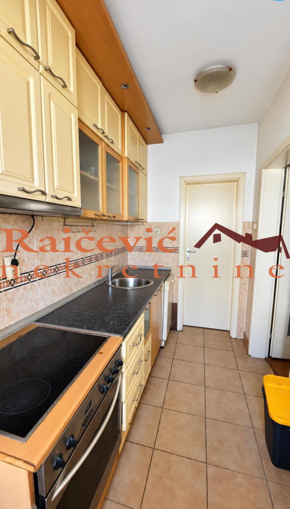 Slika 7 - Porecka, Četvorosoban stan na prodaju, 81m2, 320.000€
