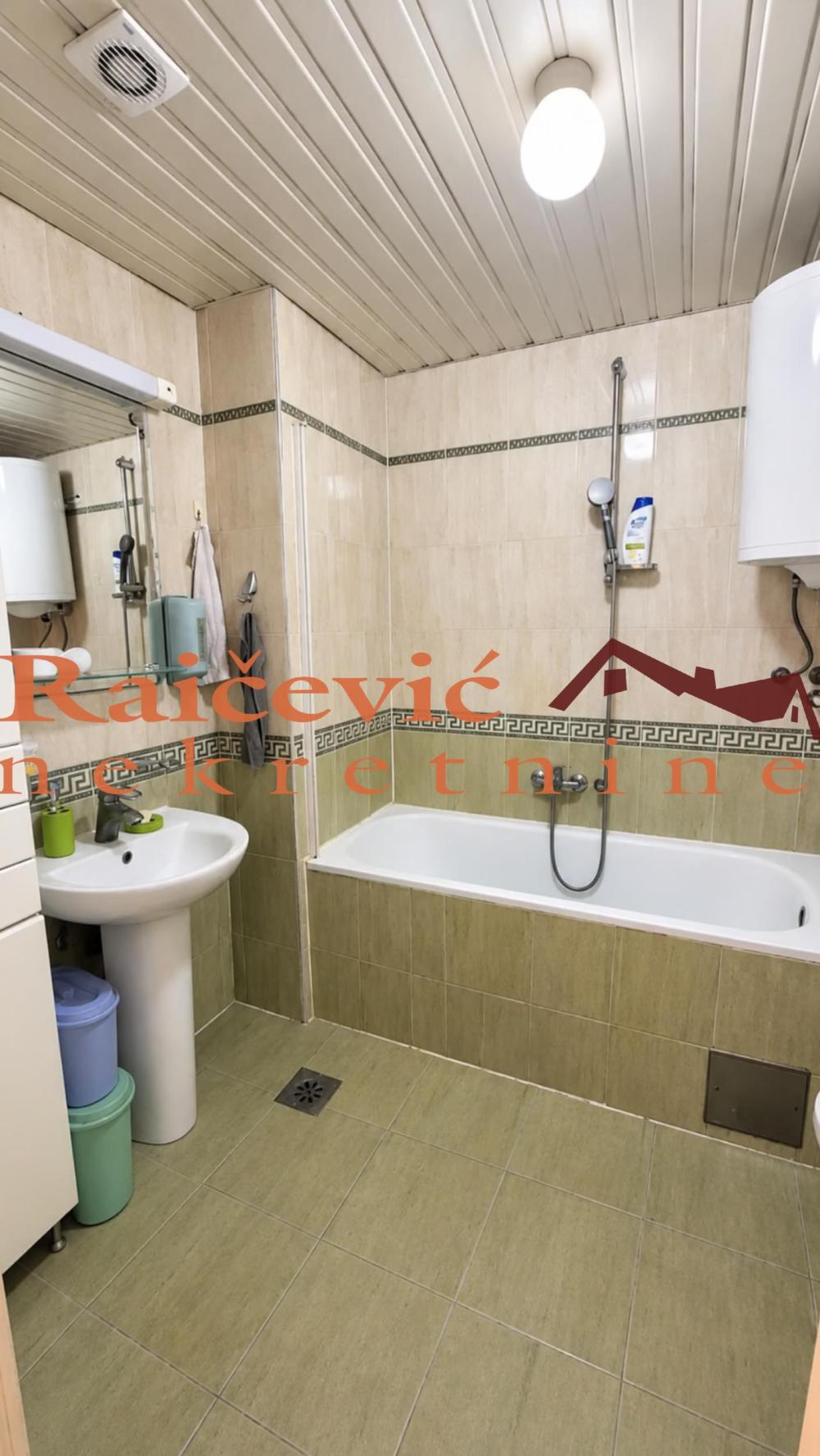 Slika 9 - Porecka, Četvorosoban stan na prodaju, 81m2, 320.000€