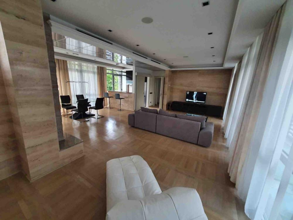 Slika 1 - Velisava Vulovića, Četvorosoban stan za izdavanje, 148m2, 2.400€